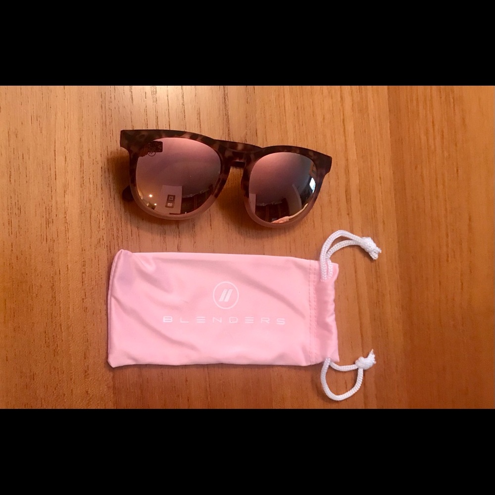Blenders Heart sunglasses NEW